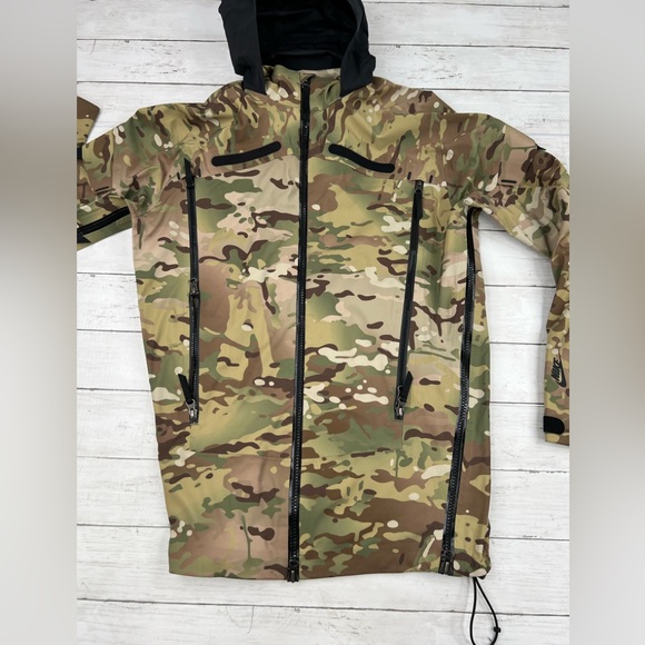 NikeLab Collection Crye Precision Shell Size Small Camo - Picture 2 of 12